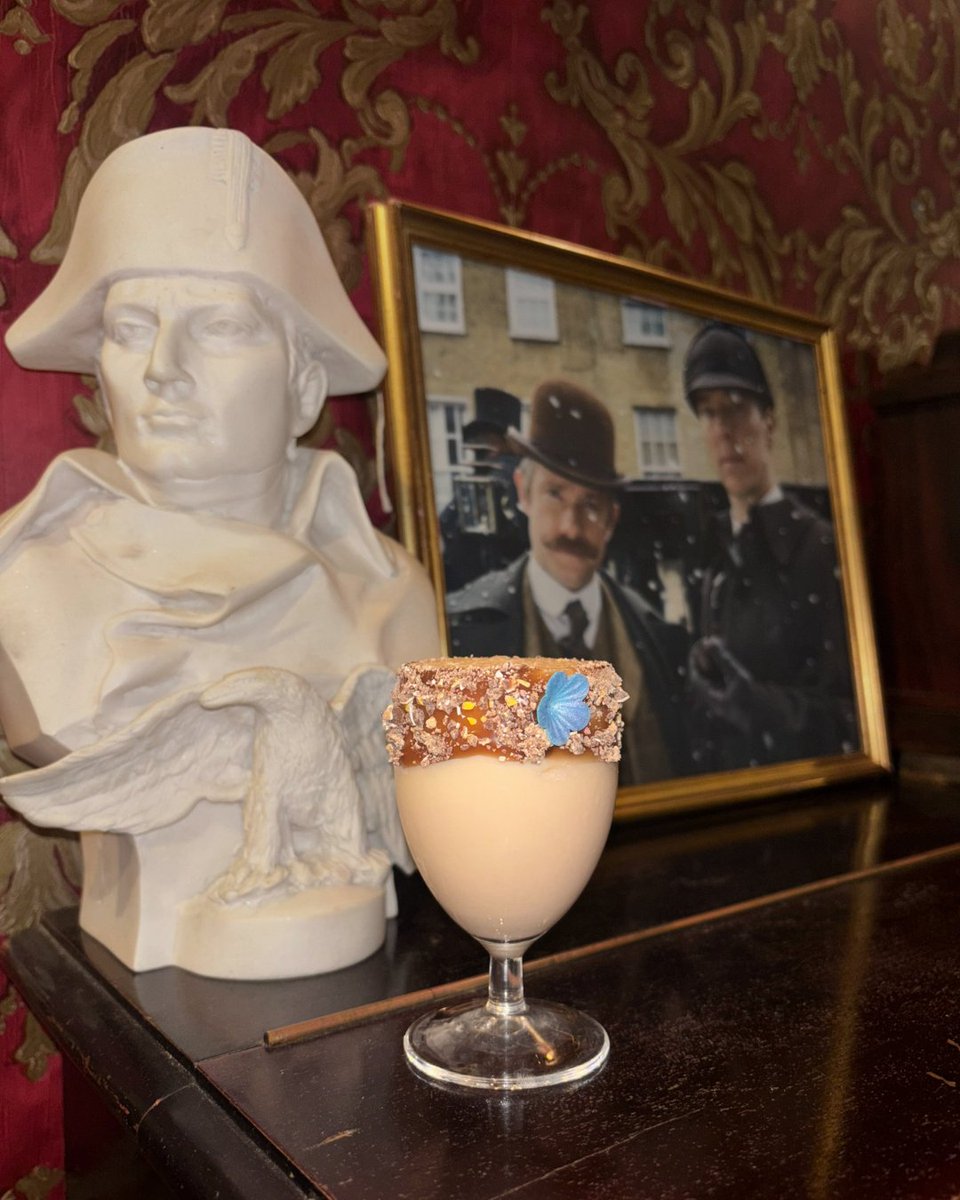 Sherlock_Escape's tweet photo. π Crack the case of your perfect Easter treat...
Looking for something an extra sweet treat this weekend? Step into The Mind Palace and sip on our limited-edition seasonal special: The Egg-ceptional Detective πΈ
#sherlockescaperooms #themindpalace #eastercocktail #bankholiday https://t.co/fFmrgojbc5