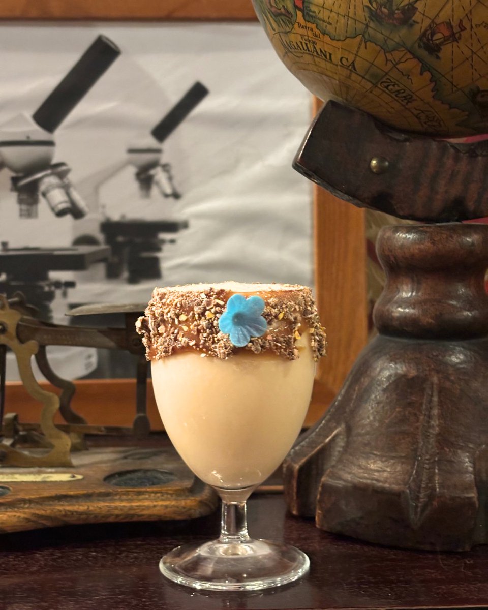 Sherlock_Escape's tweet photo. π Crack the case of your perfect Easter treat...
Looking for something an extra sweet treat this weekend? Step into The Mind Palace and sip on our limited-edition seasonal special: The Egg-ceptional Detective πΈ
#sherlockescaperooms #themindpalace #eastercocktail #bankholiday https://t.co/fFmrgojbc5
