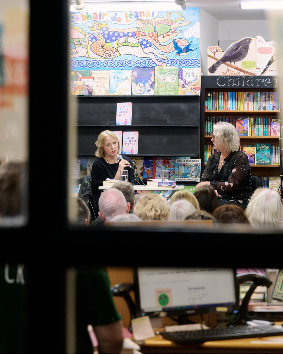 The @DingleBookshop is one of our wonderful venues during our festival. Last November they hosted some amazing writers and poets including Sinéad Crowley who chatted with Barbara Scully in a sold out event 🙌  Save the date - 21 - 23 November 2025 📚
#DingleLit #IrishAuthor