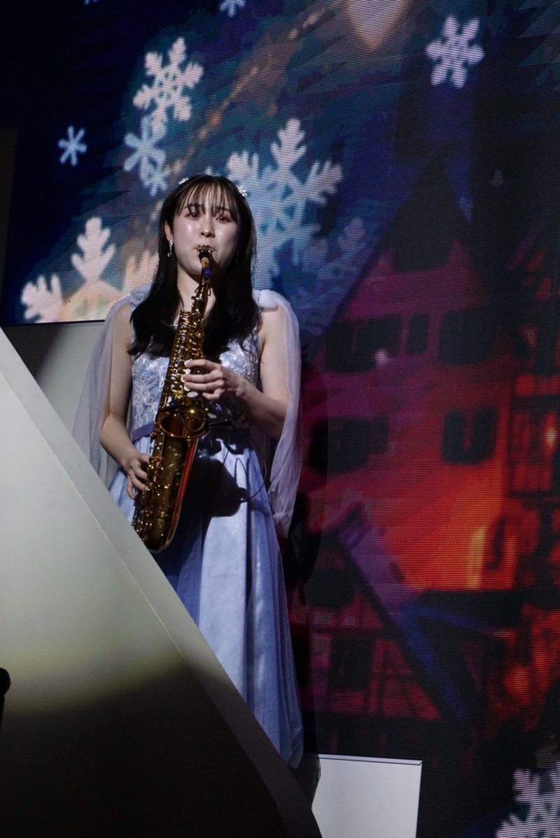 ___kaa10's tweet photo. HELLOKITTY SHOW BOX🐱🎀🍎
キティちゃん、そして素敵なメンバーとステージに乗らせていただいております
🎷🎺🥁💃
ランチ公演とカフェ公演どちらも出演しておりますので遊びに来てくださいね🏃‍♀️‍➡️
ジャズは初挑戦🫨🔥 https://t.co/xvct6i9Ny9