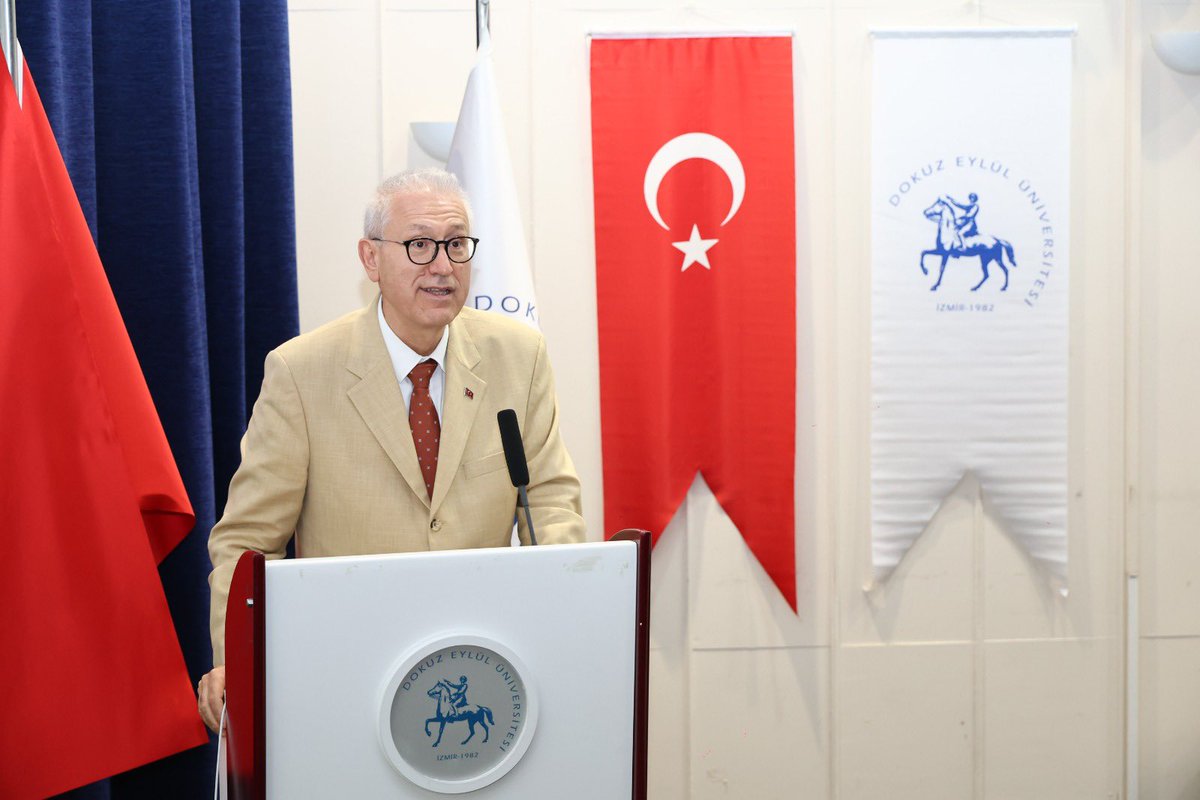 DEU_Veteriner's tweet photo. Gıda Güvenliği/Gıda Kaynaklı Hastalıklar konusunda yapılan Halk Bilgilendirme Programı Rektör Yrd. Prof.Dr. Caner ÇAVDAR’ın açılış konuşması ile başladı. Doç. Dr. N. Gamze YÖRÜK’ün “Gıda Güvenliği” konulu sunumu Dekanımız Prof.Dr. Zafer BULUT moderatörlüğünde gerçekleştirildi. https://t.co/gH89rEfHow