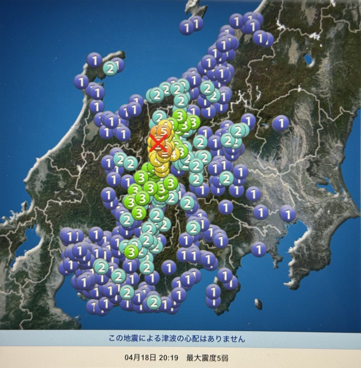 reoreiko's tweet image. 松本市の四賀地区、20時過ぎに震度5、23時半に震度4がありましたが、今のところ何も被害はありません。ご心配おかけしております。余震で目が覚めちゃうかもしれないけれど寝ますね❗️