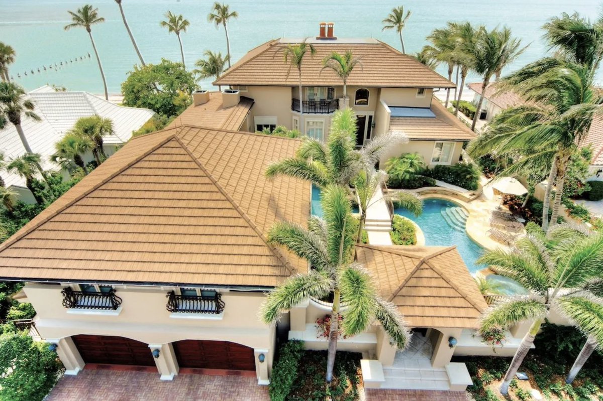 The Home Investment That Pays You Back 💰🏡

A metal roof may cost more upfront, but it outlasts asphalt, lowers energy bills, and boosts curb appeal year after year. Ready for a smarter roofing upgrade?

Discover 7 key benefits👇
🔗 bobvila.com/exterior/benef…

#metalroofing