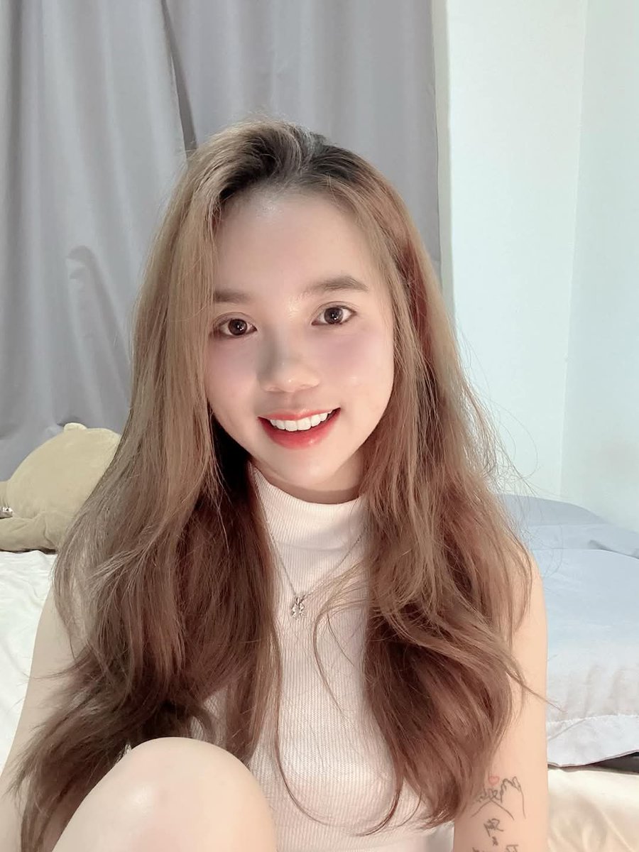 dsTramy003's tweet photo. Dù chuyện gì xảy ra cũng sẽ vẫn cười https://t.co/KKED3hGKx8