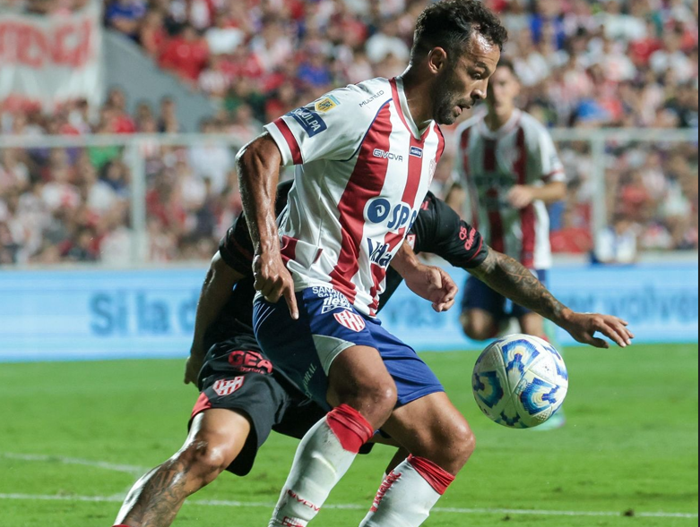 notitates's tweet photo. • 2 goles y 2 asistencias esto significa que tuvo participación directa en el 50% de los goles. La carga ofensiva en este Torneo Apertura sigue siendo Luquitas Gamba. https://t.co/jA6yErxajN