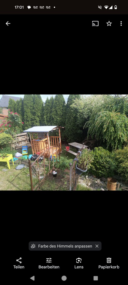 83Nane's tweet photo. Wir haben die Spielecke umgestaltet

Vorher:                   Nachher:

Mir gefällt's aber irgendwas fehlt noch? 

Es kommt noch eine Rückwand, das Haus und die Hochbeete werden noch mit Schilf verkleidet. Sollte ich vorne noch einen kleinen bunten Zaun hin machen? https://t.co/KjpzBseP8O