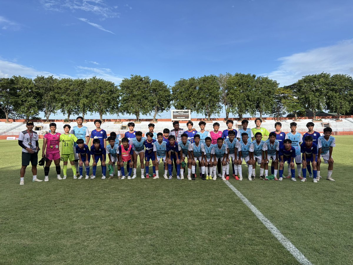 vfk_academy's tweet photo. 【U-15】
インドネシア遠征5日目🇮🇩
BARATI CUP 2025
予選リーグ2試合目
vs COLOMBO FC
0-0
予選リーグ3試合目
vs KU KAYU
2-0(1-0.1-0)
明日からは本戦となります🔥
それぞれが感じたことを発揮してくれるでしょう!
#VFK
#VFSC
#VENTRISE
#baraticup https://t.co/YHKfbpJctL