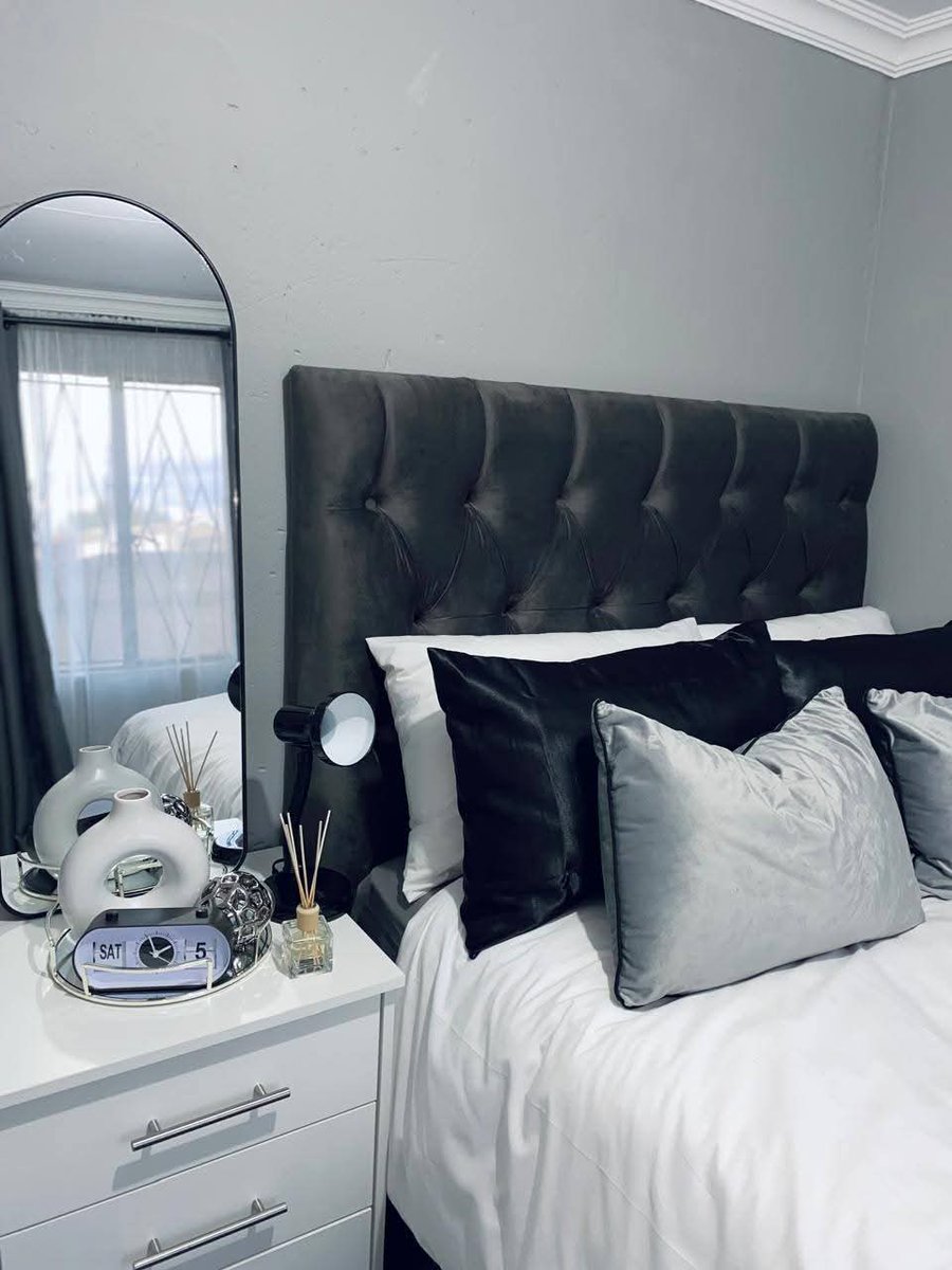 naytholo's tweet photo. My friend renovated her RDP 👌🏼 https://t.co/jvdnMgj4Rl