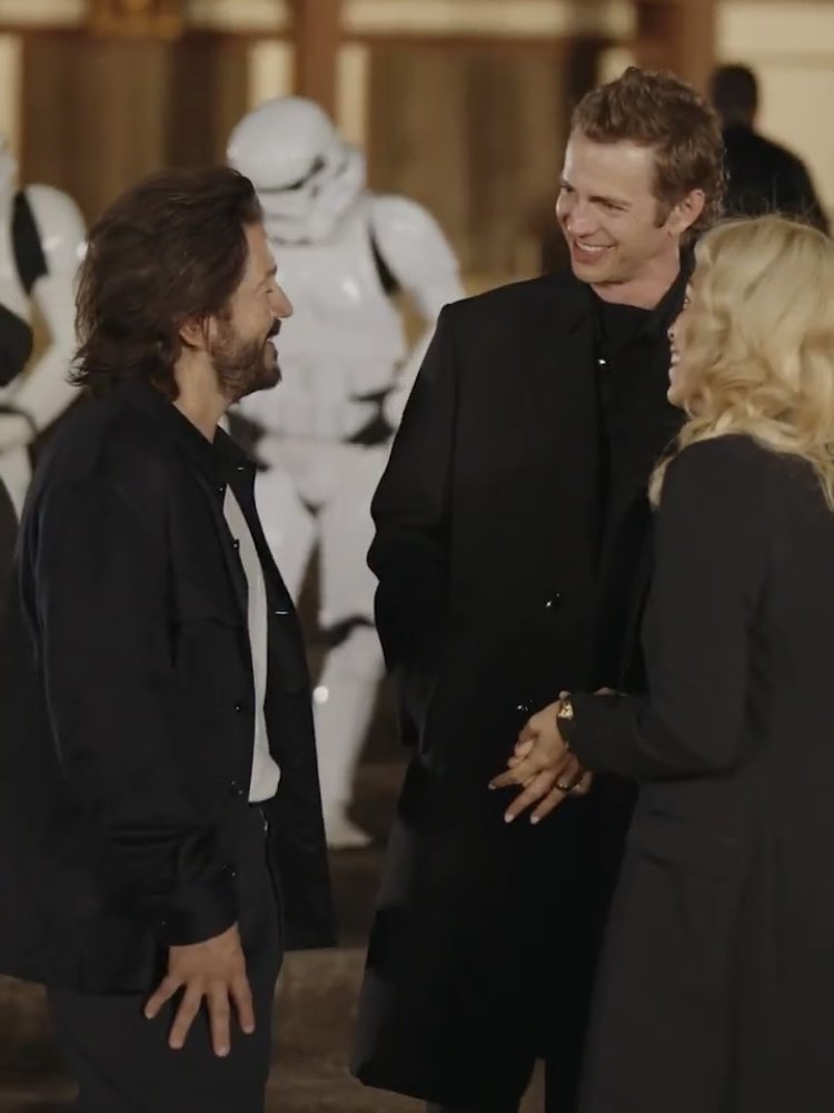 rotsanakins's tweet photo. HAYDEN AND DIEGO TOGETHER AGAIN AHHH https://t.co/h4gj2AOS59