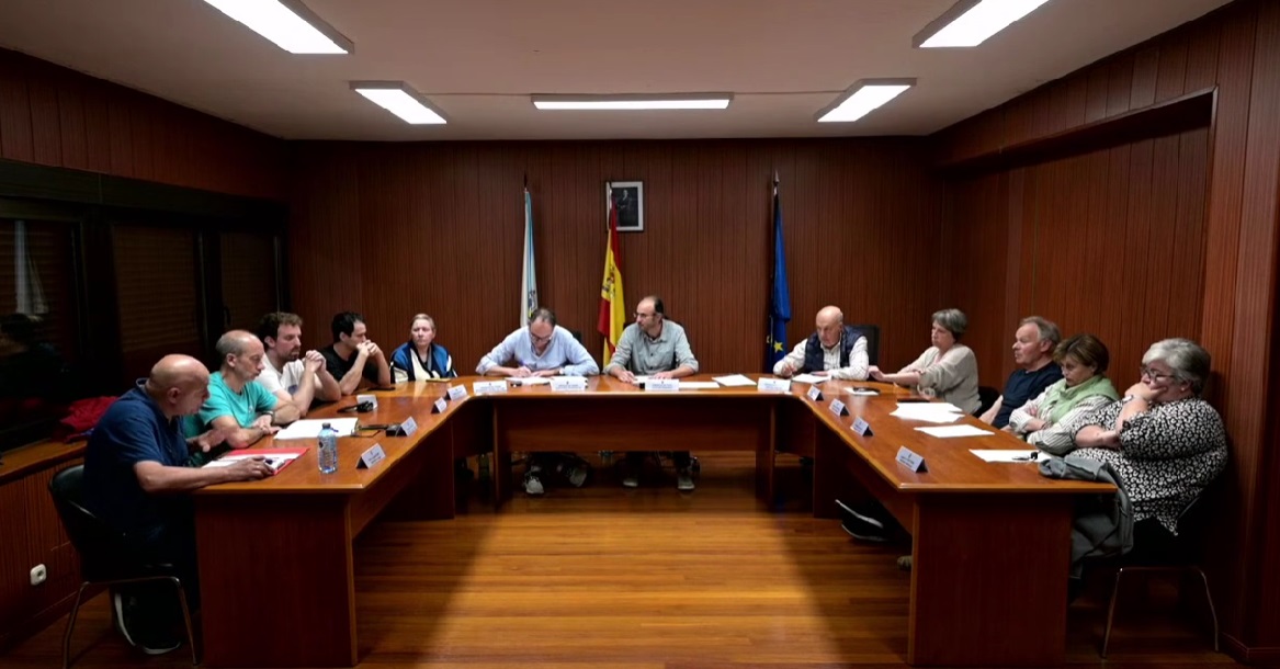 Touro ten alcalde, pero non ten vergoña 21noticias.com/2025/04/18/tou… 
<a href="/minatouropinono/">Mina Touro - O Pino NON</a> <a href="/minatouronon/">Non á mina de Touro</a>