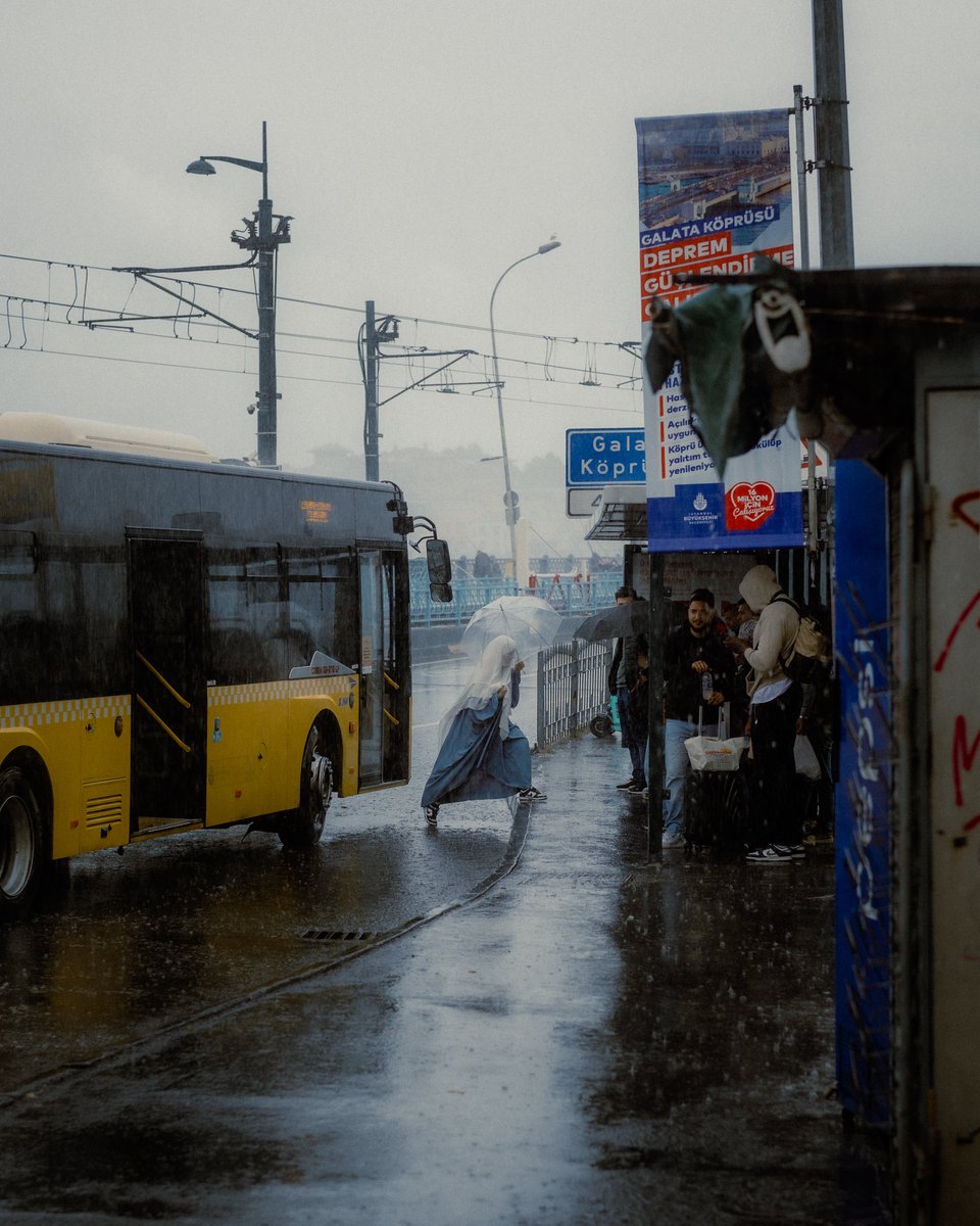 ivar_snaps's tweet image. Rainy Istanbul #streetphotography