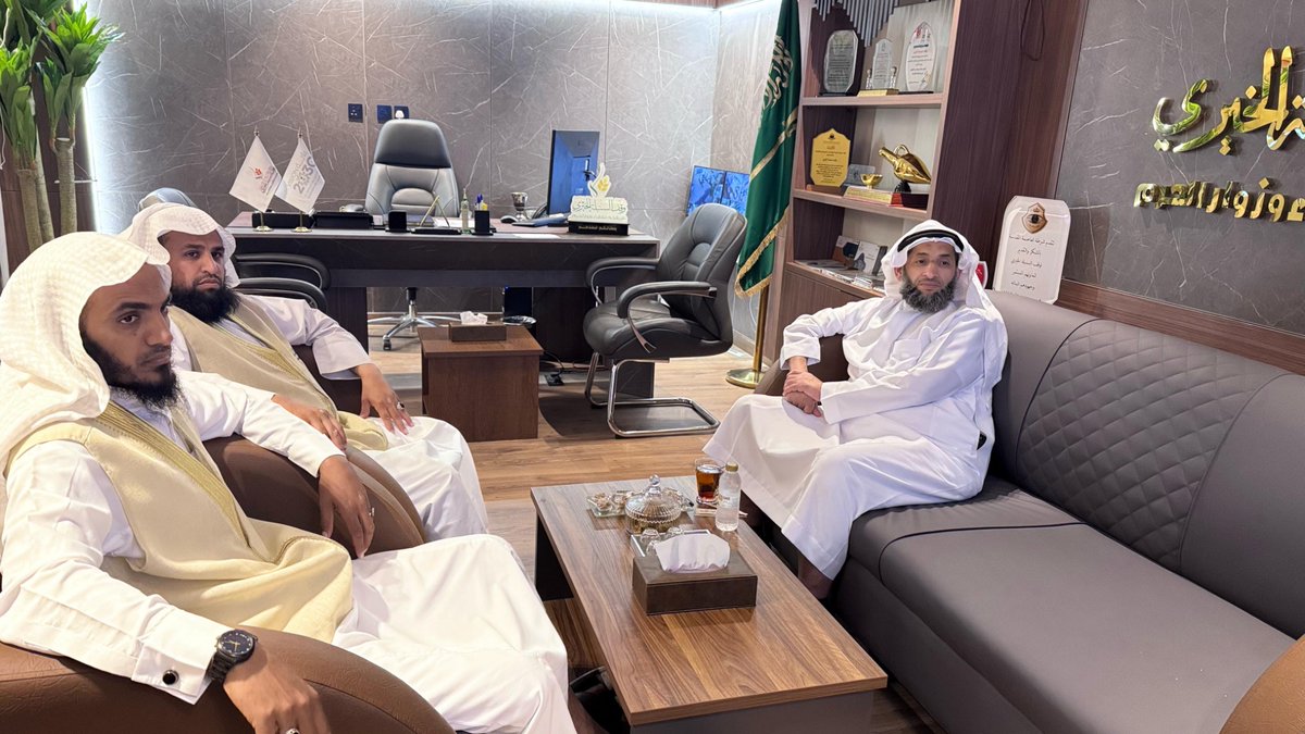 alsunbulah0's tweet photo. تشرف وقف السنبلة الخيري بزيارة الأستاذ [عبدالله باناجه] ممثل مؤسسة عبداللطيف العيسى الخيرية، في لقاء ودي ناقشنا خلاله مجالات التعاون المشترك وفرص الشراكة في مشاريع تنموية وخيرية تسهم في خدمة المجتمع

#وقف_السنبلة
#مؤسسة_عبداللطيف_العيسى_الخيرية
#شراكة_مجتمعية
#تمكين_مجتمعي https://t.co/E6aVZbZvHp