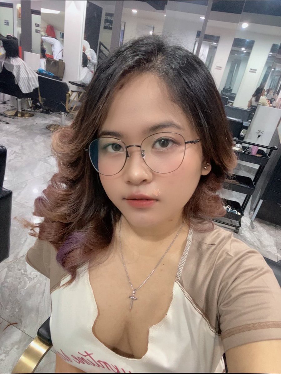 urcutt1eevee's tweet photo. abaikan jidat bekas kejedot🗿 https://t.co/dOUMZXMFKS
