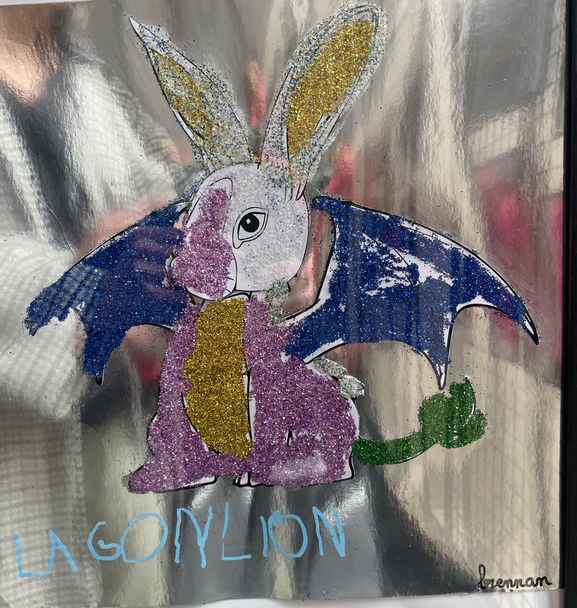 Les élèves de grande section de l’école du Boulevard Richet de Luxeuil exposent leurs chimères et leurs esperluettes à l’office du tourisme. Un travail d’écriture en lien avec l’histoire de la ville. ⁦<a href="/DSDEN70/">DSDEN de la Haute-Saône</a>⁩ ⁦<a href="/IENLuxeuil/">Circo Luxeuil</a>⁩ ⁦<a href="/Luxeuiltourisme/">Office de Tourisme</a>⁩