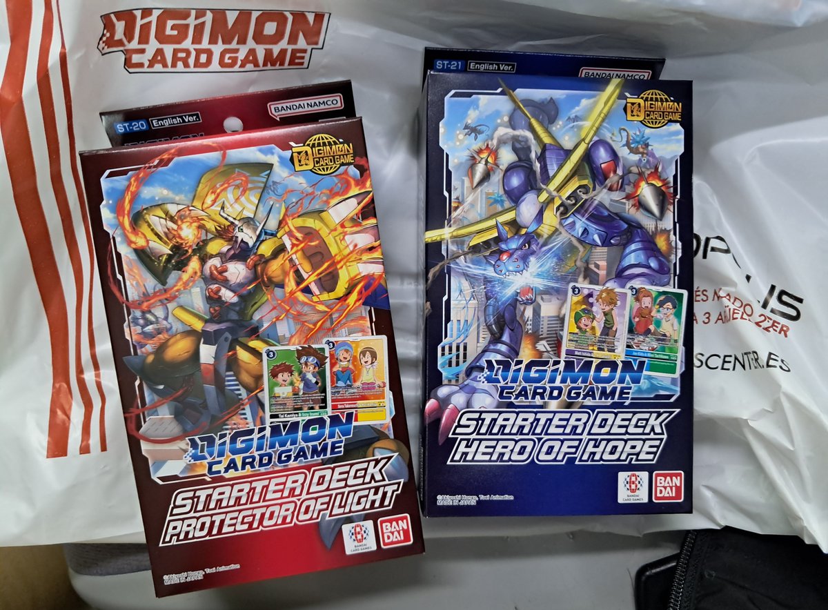 DigimonWorldEsp's tweet photo. 💥¡YA tenemos los nuevos mazos #DigimonCardGame en nuestro poder!💥 
☀️PROTECTOR OF LIGHT [ST-20]
🌀HERO OF HOPE [ST-21] 
✨️No os quedéis sin ellos💫
🎁¡Disponibles desde hoy en Tiendas!🎁 
#DigimonTCG #Digimon https://t.co/aDu9areswR
