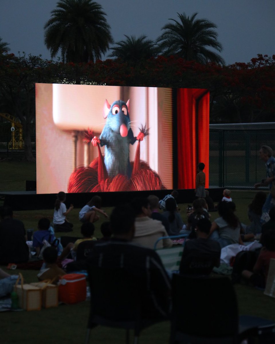 Stonehill_SIS's tweet image. Under a sky full of stars, our students enjoyed a cozy movie night on the open field, complete with delicious food stalls. It was a relaxed and fun evening spent with friends and family, laughter, and great food.
.
.
#starrynight #MovieUnderTheStars #StonehillNights #ratatouille