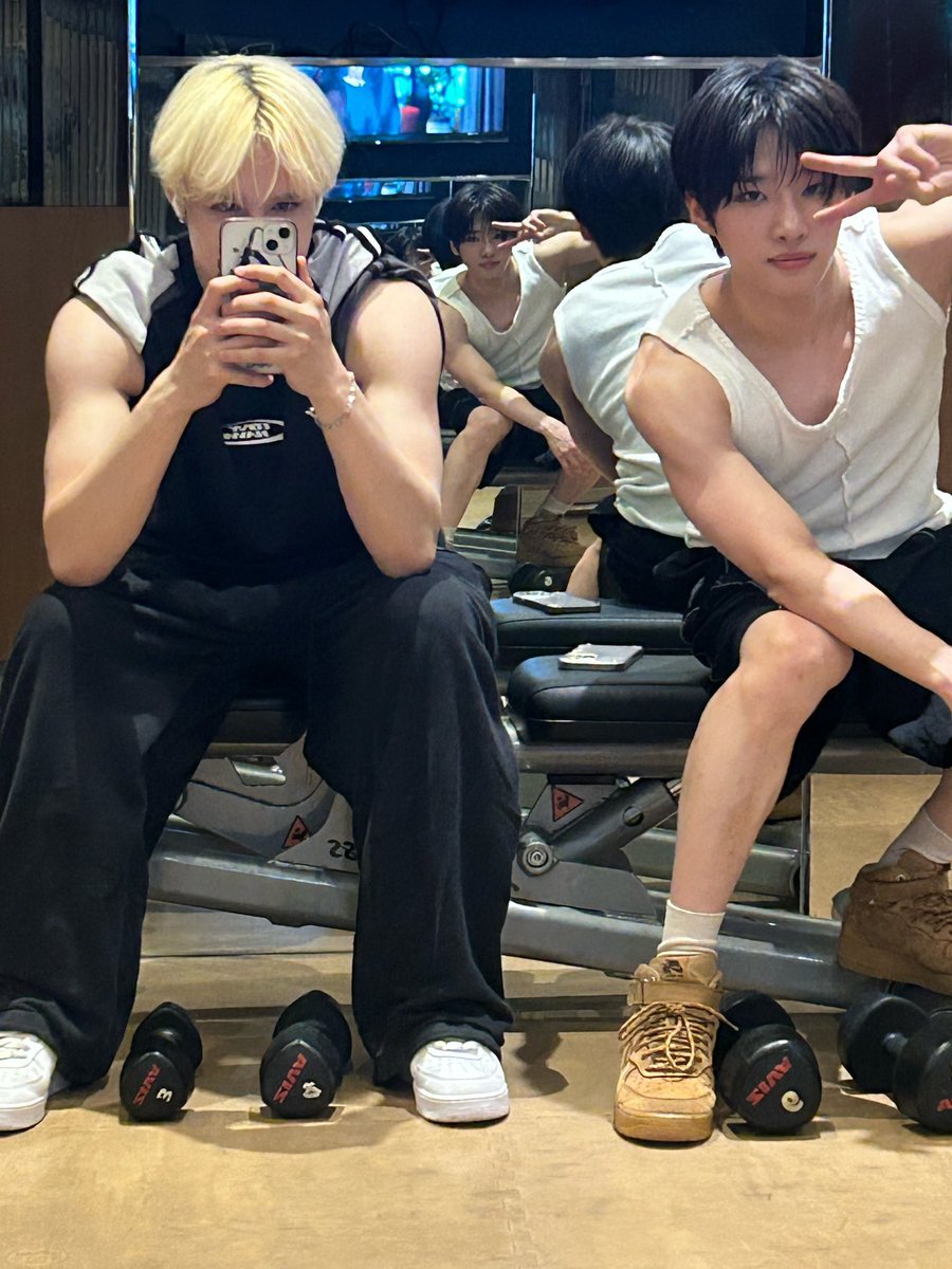 myjaydamz's tweet photo. THE JAYDAM PHOTO OH PRAISE BE TO THE LAWDDDDD 🫦 #ONEPACT #JAYCHANG #YEDAM #JAYDAM https://t.co/P9Z6dCUIZk