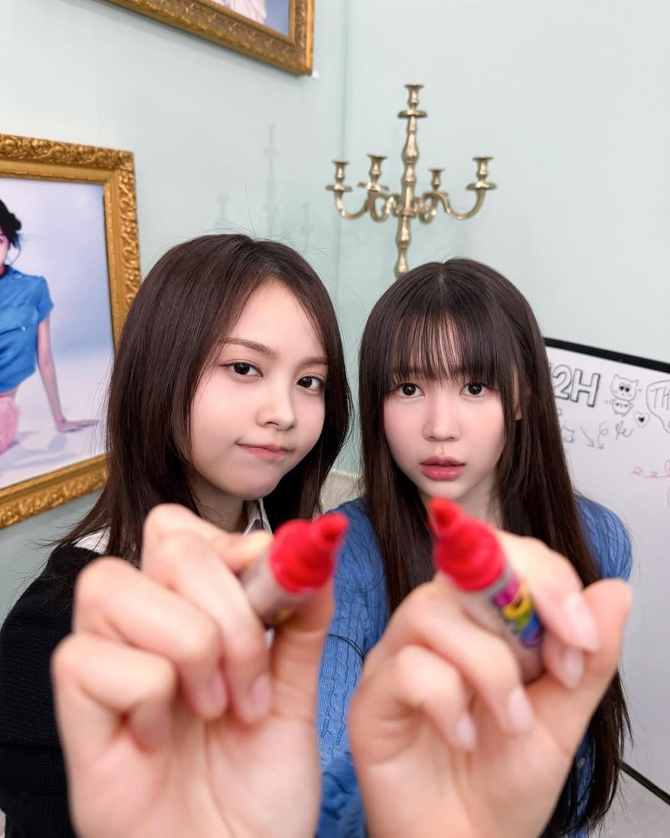 translatingH2H's tweet photo. Ye-on's birthday wishes from Carmen 😊🌴

"To. Ye-on 😊
Yeon-ah ~~ Happy birthday to the cutest little sister in the world!! 🎉 Selamat ulang tahun ♡
Thank you so much for always practicing with me since our trainee days, helping me a lot, cheering me up whenever I was struggling, and saying so many kind things! ㅠㅠ
We always practiced hard together aiming for our debut right ~~
You used to tell me all the time "let’s debut together" and now that we actually debuted together, I’m so happy!! 😍
Next year, the year after, ten years from now, twenty years from now...
Let’s always be together! For a long long time~
Don’t grow up too fast ㅠㅠ Stay as my forever adorable little sister ㅋㅋㅋ I love you ♡
Let’s always be happy and healthy!!! And don’t forget to eat well 😋
Since today is Ye-on-ie's birthday, let’s eat something delicious togetherㅋㅋㅋ
Aku cinta kamu ❣️

From : Indonesian teacher (MenRCa)"

15 RAYS OF YE-ON   
#HappyYE_ONDay 
#SunshineYE_ON 
#예온이의_햇살가득한날 #CARMEN