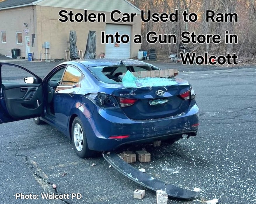 BreakingNowCT's tweet image. Gun Store Hit by Smash &amp;amp; Grab Burglary in Wolcott
#breakingnow
#Wolcott
A stolen car rammed the front of the Sportmen's Outpost at 415 Wolcott Rd overnight in Wolcott -  The robbery happened around 5:30am when a small car stolen out of Bristol breached the building -
