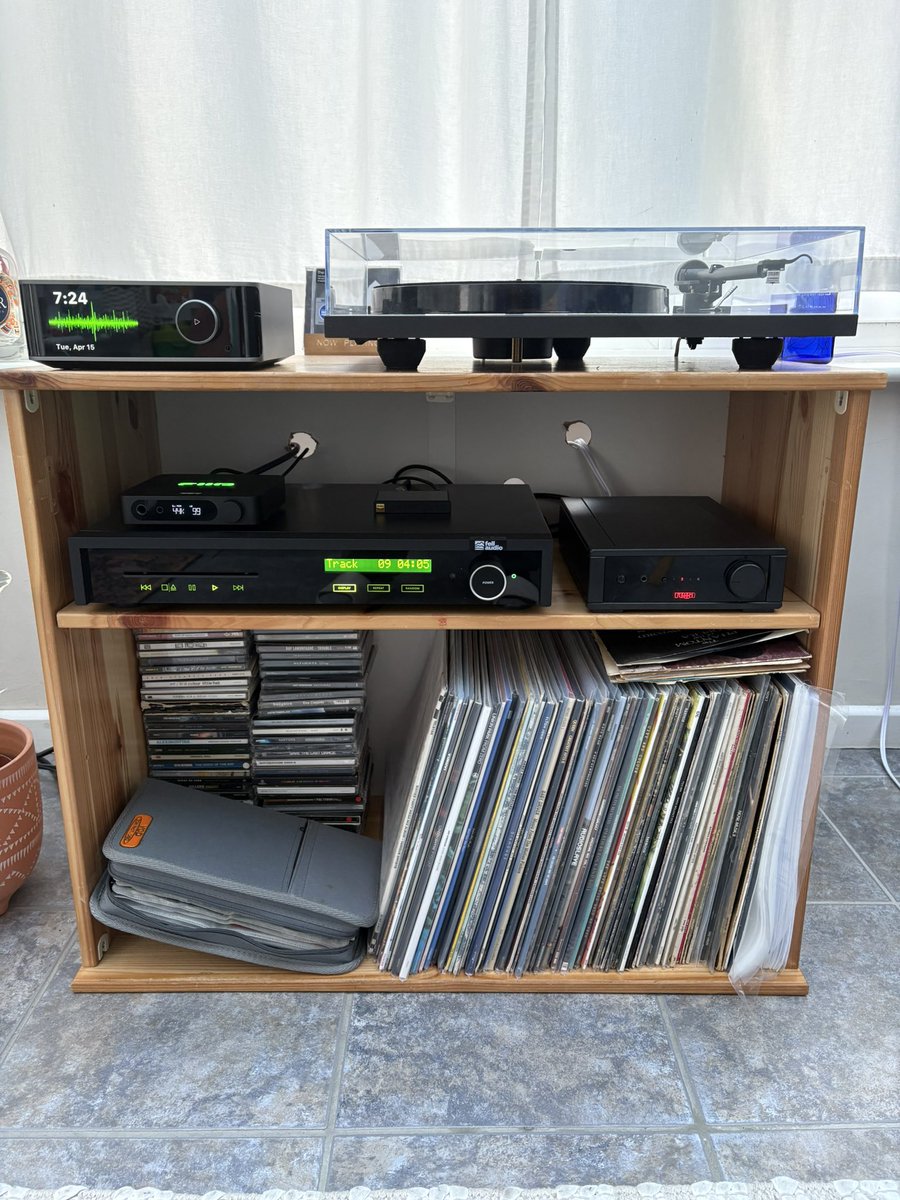 ValkyrieTrigger's tweet photo. #FellAudio fell disc cd player has arrived. Absolutely loving it so far!
Thanks #fellaudio for producing a British cd player at an entry price https://t.co/VzHc8JvpF1