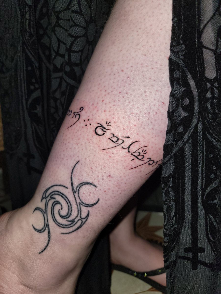 zurastral's tweet image. "All we have to do is decide what to do with the time that is given to us."
Elvish script for the lovely Amy ♡
I love you and am going to miss you so much