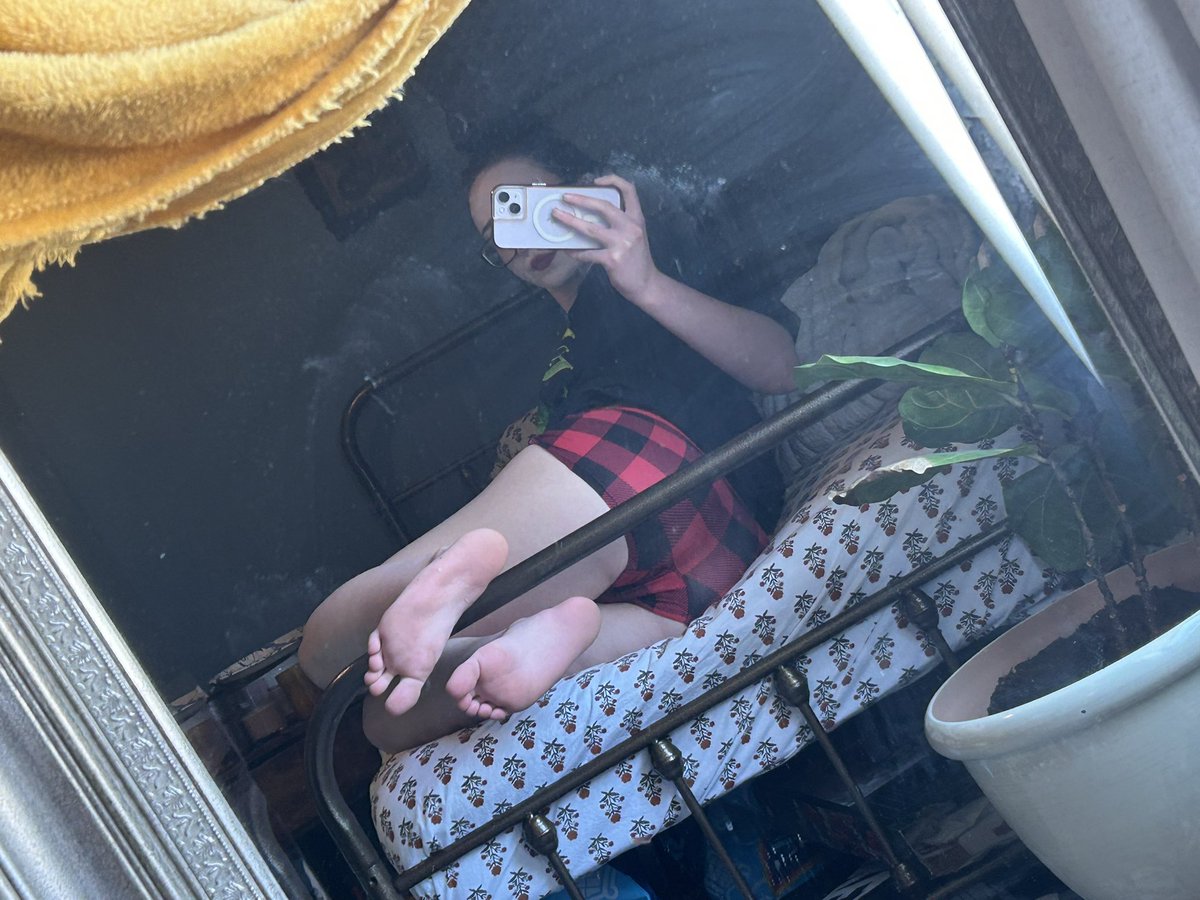 You can’t help but relapse for my pretty feet 🤏💕💸

findom paypig human atm wallet drain footboy