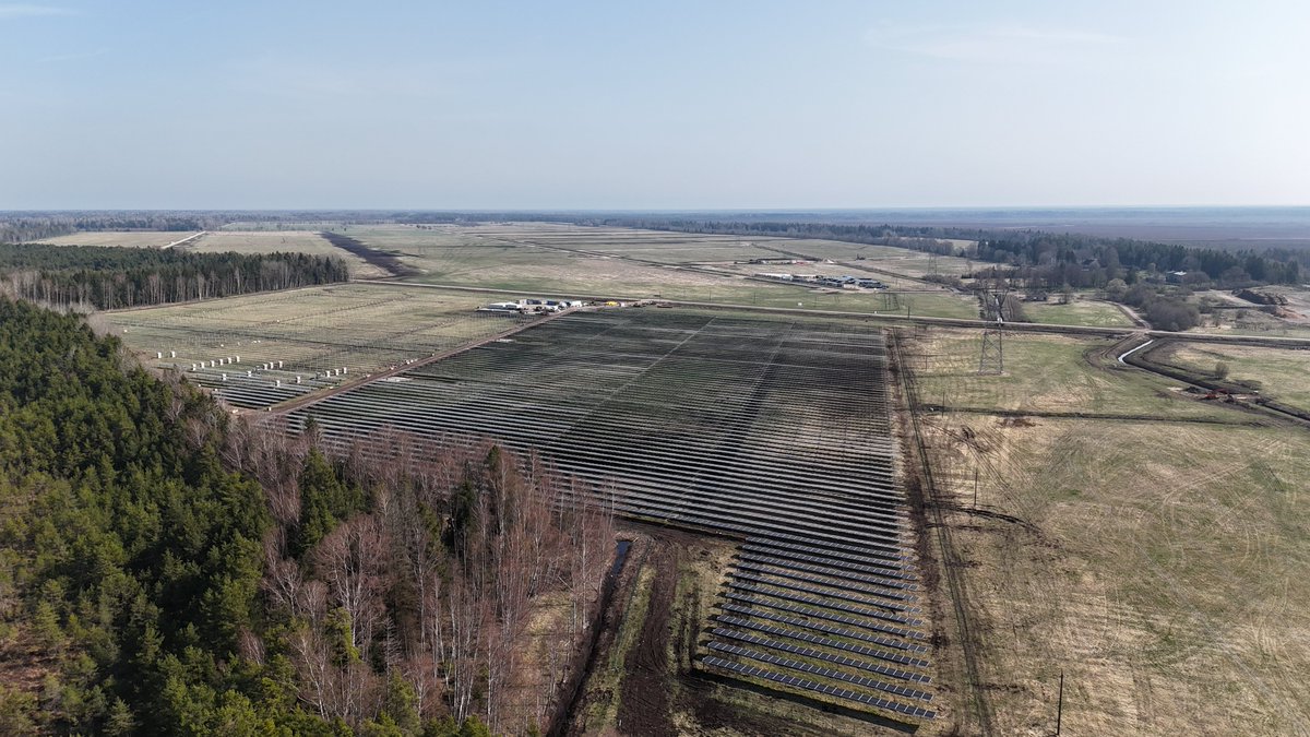 Visiting parents and driving by Sunly's 224MW PV park - first panels in place. Took the drone and made a picture.  Read more: ristienergiapark.ee
