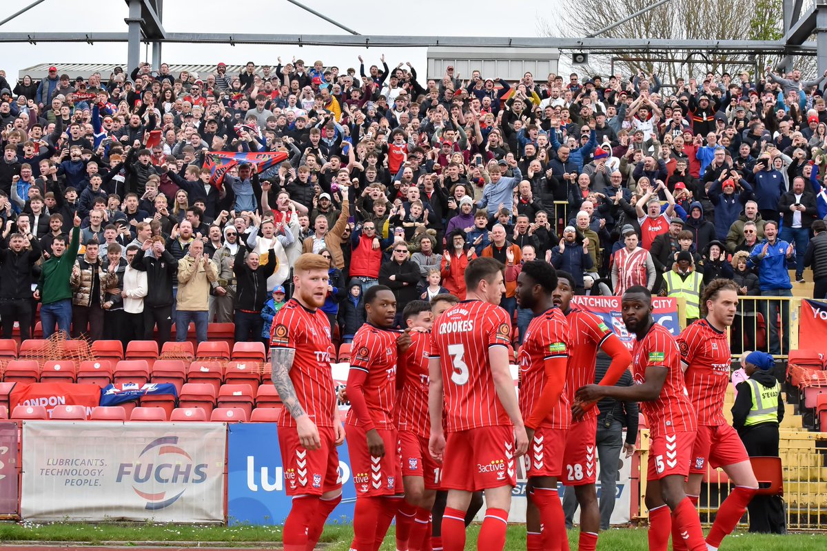 5 in a row, that away end again👏🏻❤️ <a href="/YorkCityFC/">York City FC</a>
