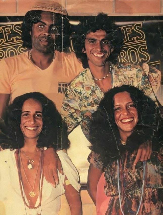 mpboiola's tweet photo. nada absolutamente nada irá preencher em mim o vazio de saber que o maior grupo musical brasileiro existiu por pouquíssimo tempo e não vai voltar a existir. não tem felicidade no mundo que seja maior do que o meu lamento pelo fim dos doces bárbaros https://t.co/o7b3LUXdBJ