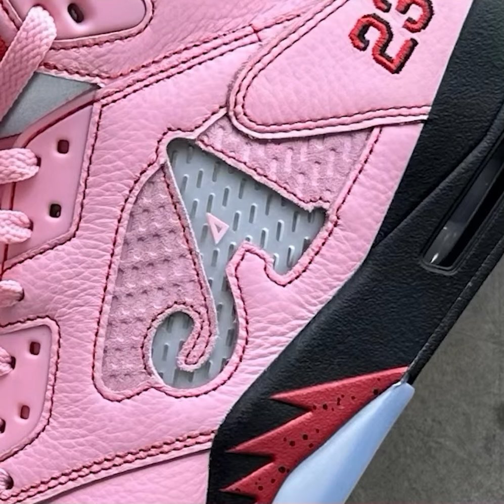Ovrnundr's tweet photo. Awake NY x Nike Air Jordan 5 “Arctic Pink”

• $225 dollars 
• August 29th https://t.co/NB0Yy5ikRF