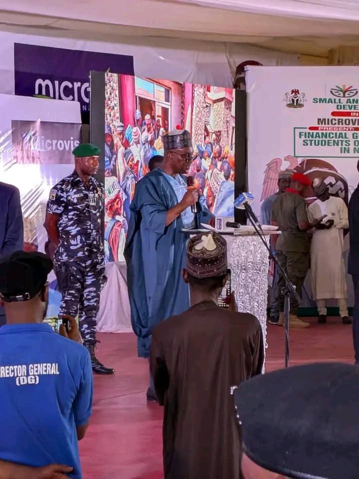 abumuhibba's tweet photo. Friday, 18th April 2025
Kaduna, Nigeria

Honourable Commissioner Attends Scholarship Award Ceremony for 6,000 Students

The Honourable Commissioner for Housing and Urban and Rural Development, Hon. Aminu Abdullahi Shagali (BSc., MPA, MPhil, PhD), on Friday, 18th April 2025, https://t.co/dIjiGrqTQe