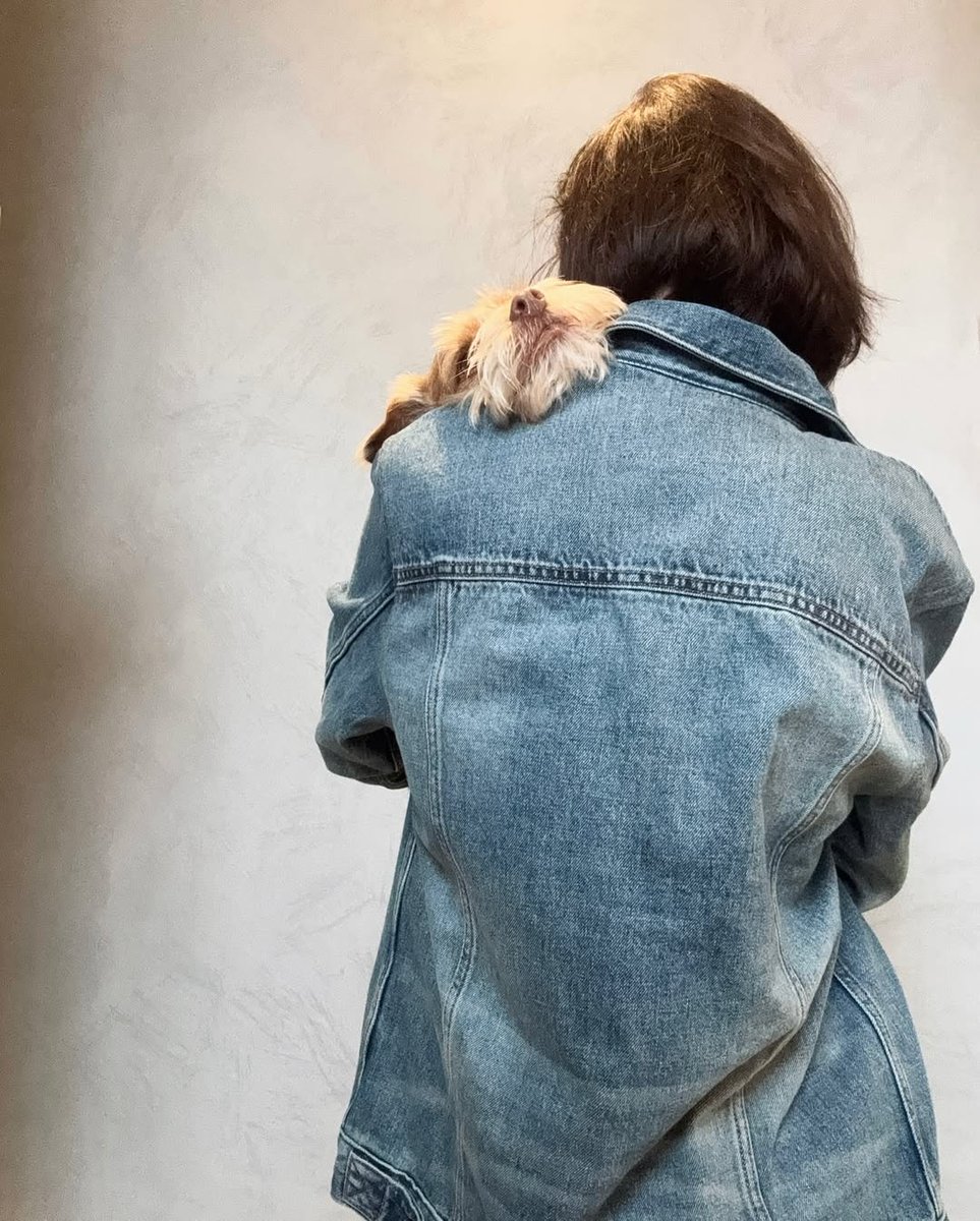 📸 Lily Collins via Instagram.