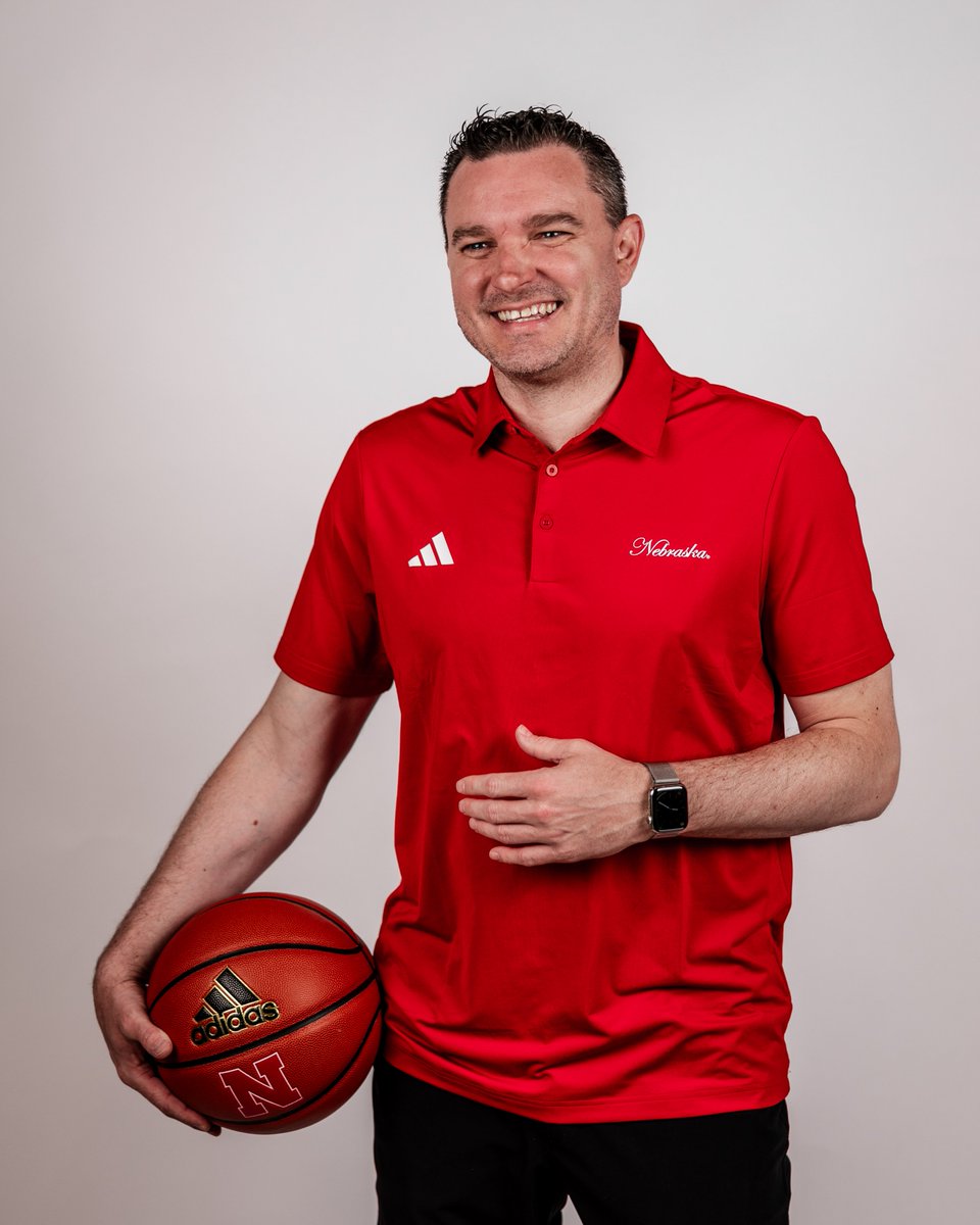 HuskerMBB's tweet photo. First look in Red. 👀 https://t.co/HmwYdYKX7T