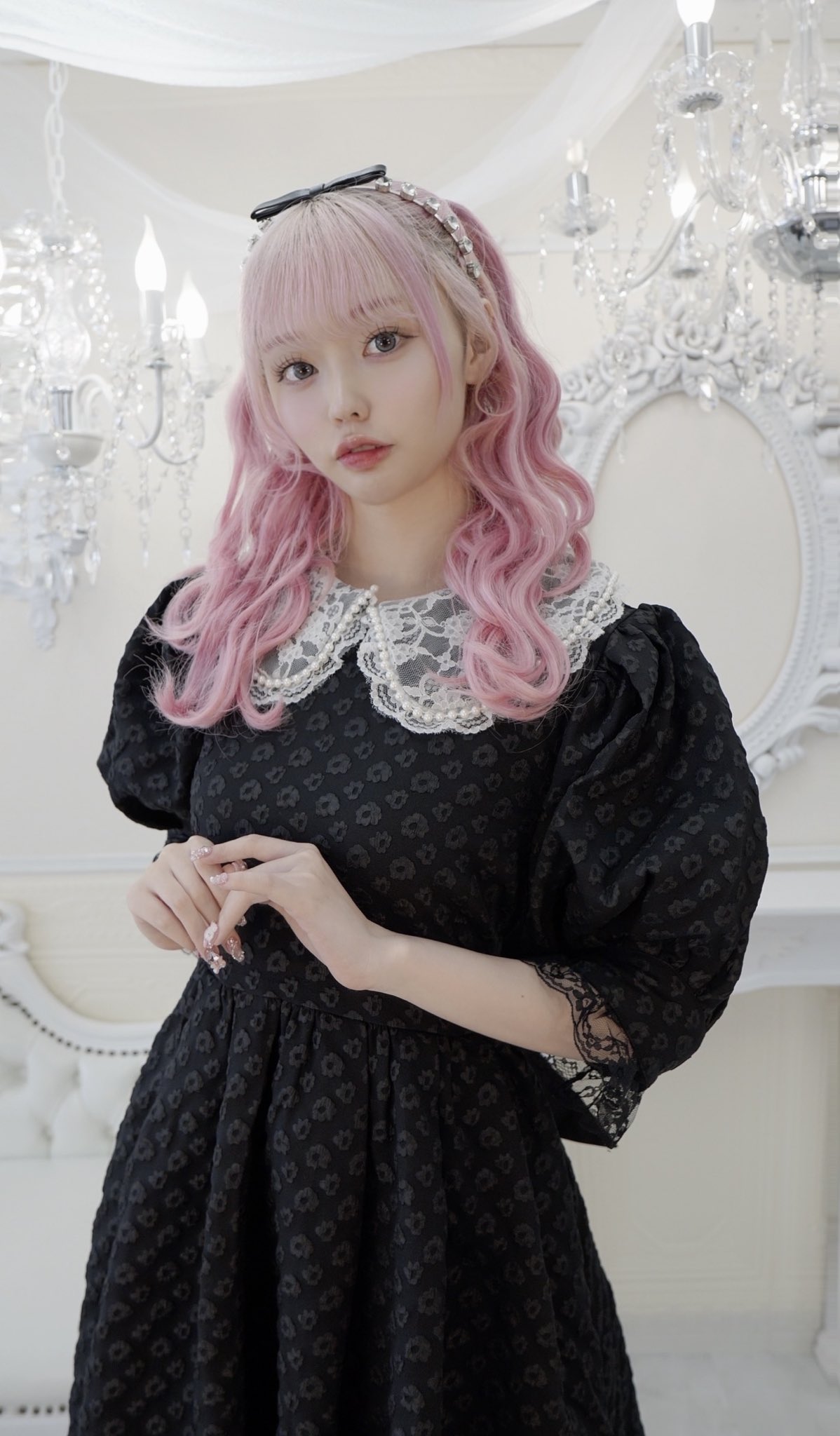 Manon Tokyo | . ♡新作♡ 光沢感のある冬らしいベロア素材を