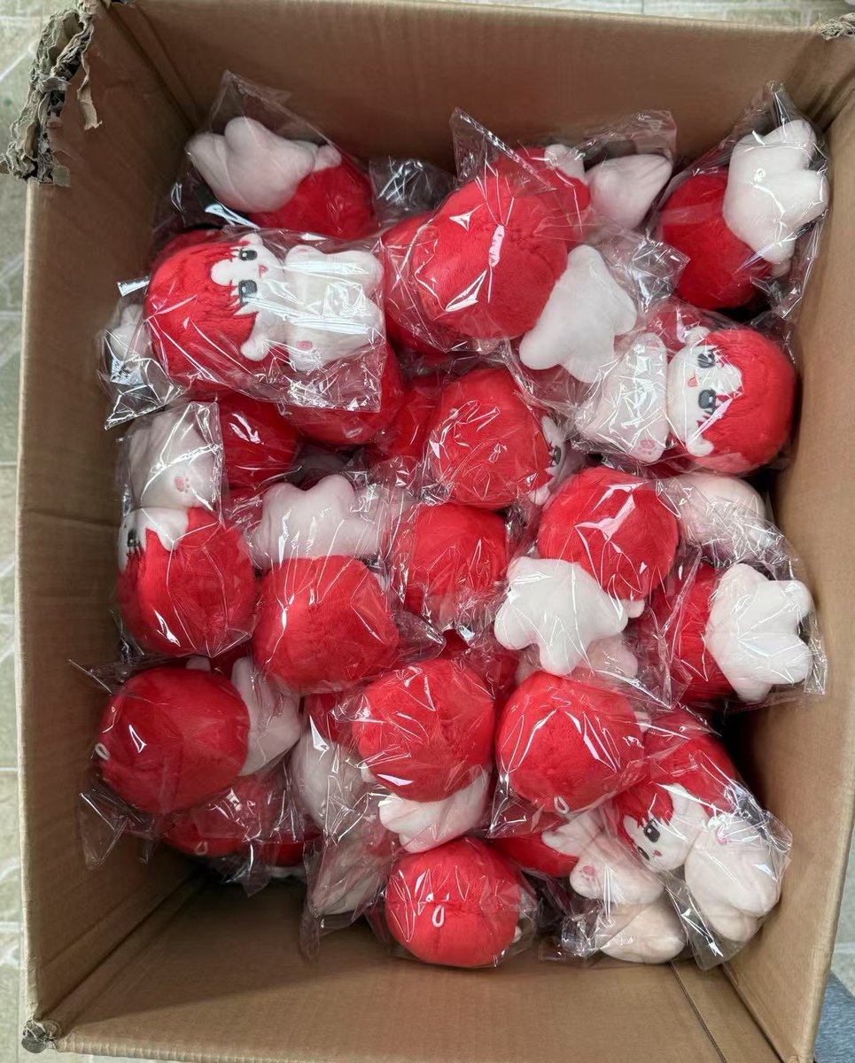 인형 제작 완성했습니다~ 
특정과 같이 4월말에 발송예정입니다!
오래 기다려주셔서 감사합니다!!! ❤️