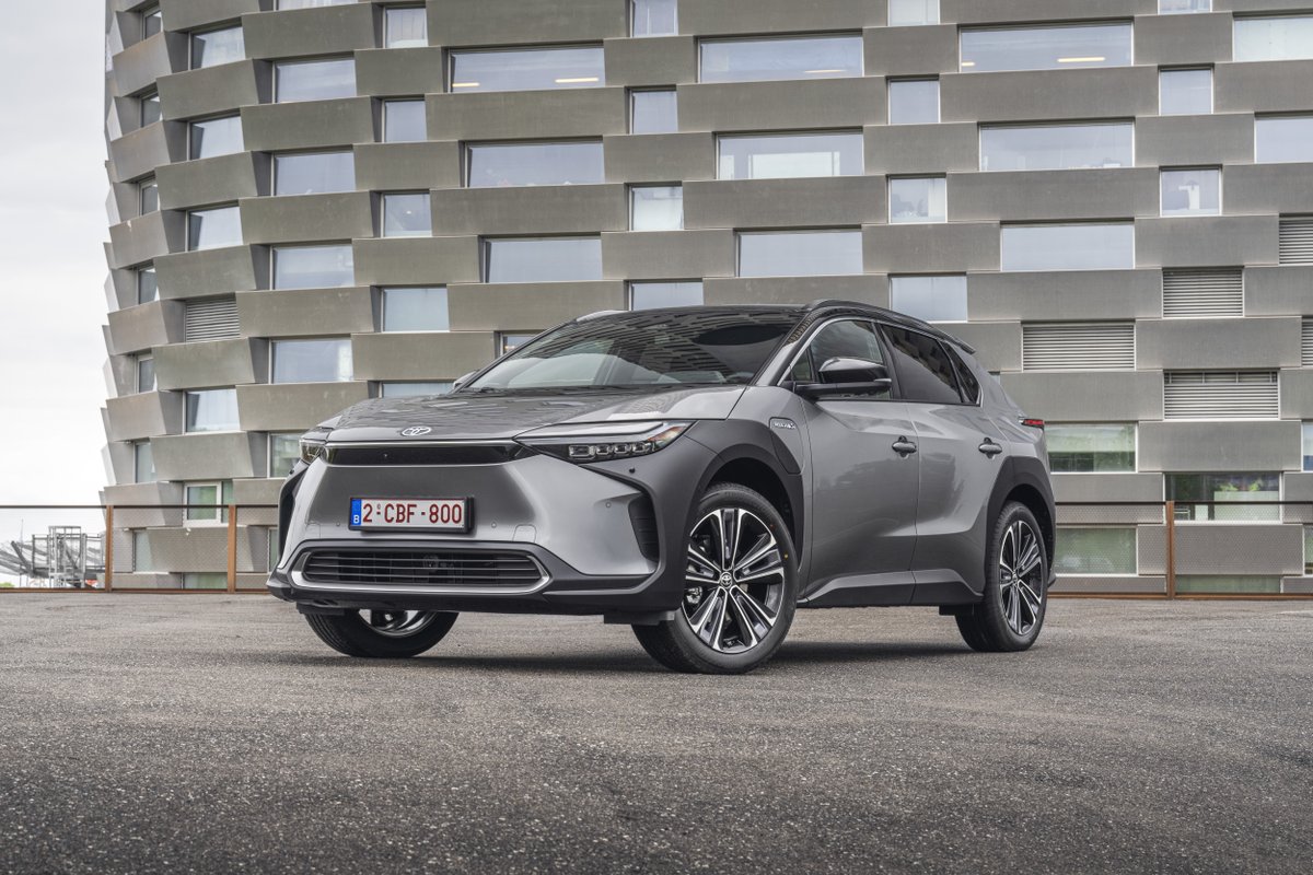 ToyotaLabasa's tweet photo. ⚡️ En silencio, pero con fuerza. Así es el Toyota bZ4X: eléctrico, imparable y comprometido con el mañana.

🔗 https://t.co/o7W2hVh7GK https://t.co/CFgOf1DTeu