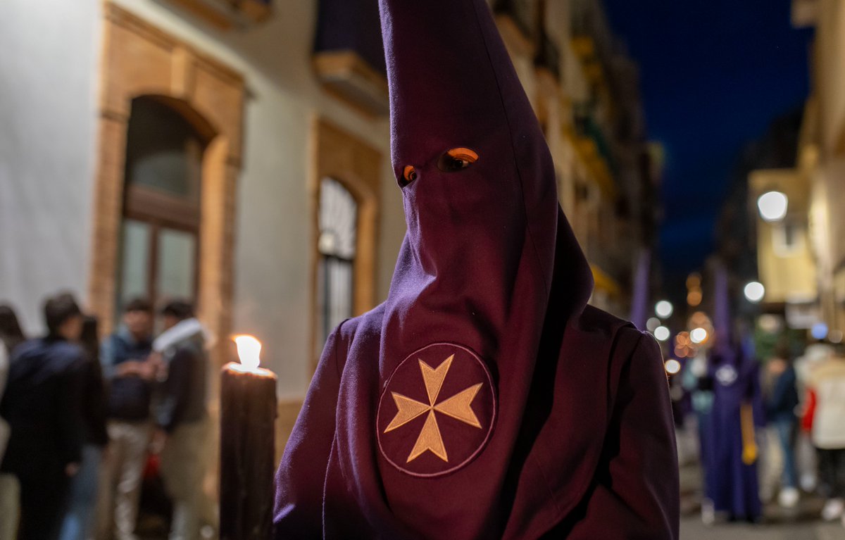 ✝️Huelva arropa a la Hermandad de Nuestro Padre Jesús Nazareno en su estación de penitencia.

💜Una madrugá muy especial que nos deja estampas para el recuerdo de los onubenses acompañando a Nuestro Padre Jesús Nazareno y a María Santísima de la Amargura por las calles de Huelva.