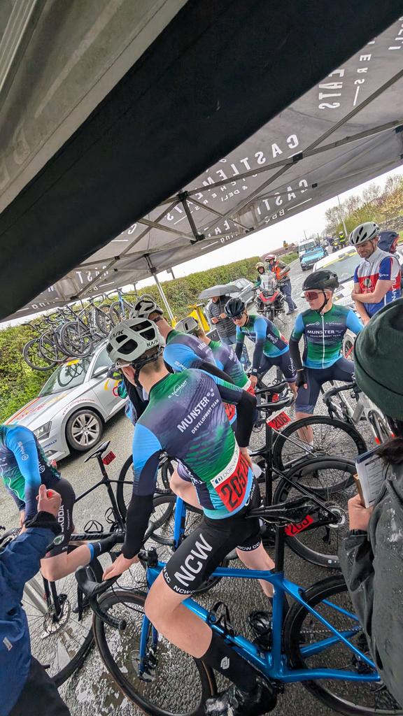 Munster development team next to go. The rain is heavy here and it's cold. It's important for the riders to get well dressed once they finish this one