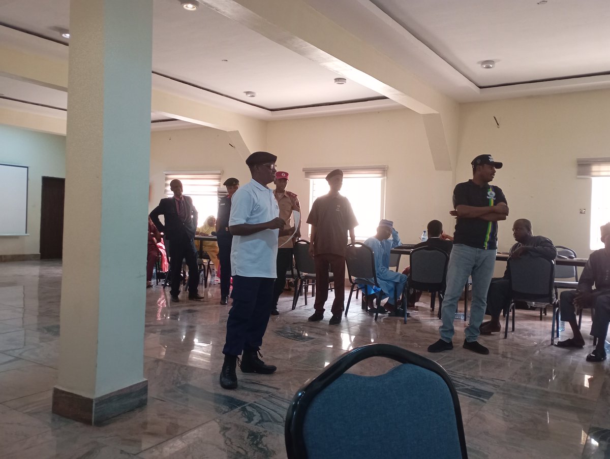 FUBC_Initiative's tweet photo. and government institutions.
Among the participants were police officers, NSCDC, SANE, SUBEB, gender officers, and executive secretaries, all united by a common goal: to ensure schools remain safe spaces for learning and growth.
We're proud to be part of this crucial movement and https://t.co/b0kfNIcogp