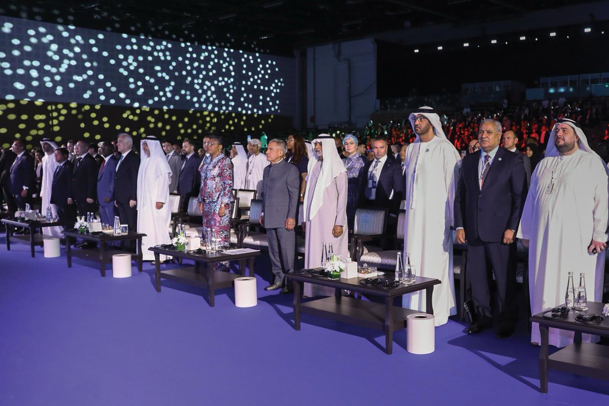 FAOADG_NENA's tweet photo. اليوم تنتهى زيارتي لدولة الإمارات وكان لي شرف المشاركة في الدورة 17 ل@kiaaiae بدعوة كريمة من سمو الشيخ نهيان بن مبارك آل نهيان، وزير التسامح والتعايش وأمين عام الجائزة. المشاركة تثمين ل 25  عاما من العمل المشترك والتعاون الوثيق مع دولة الإمارات نحو تعزيز الأمن الغذائي في المنطقة. https://t.co/wBU0e8lzhS