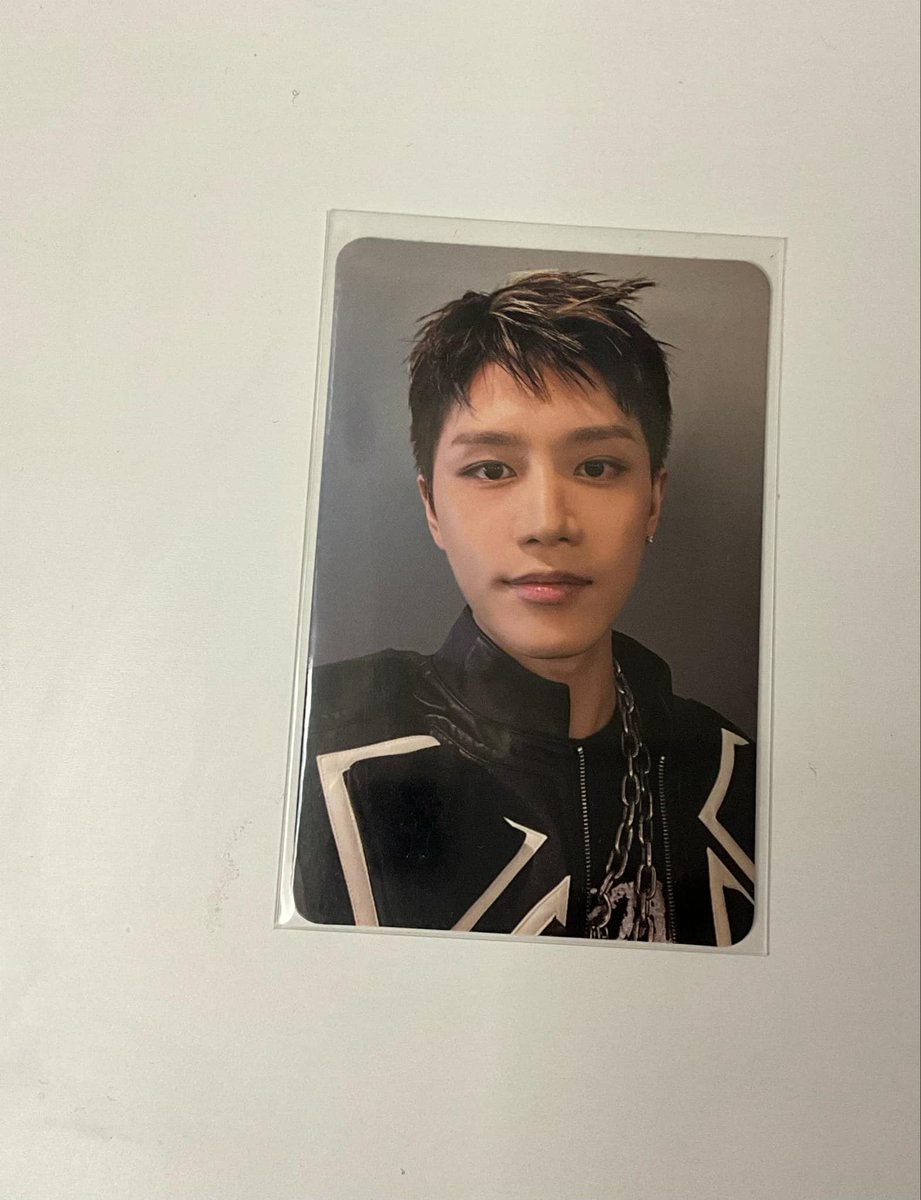 doiemallow's tweet photo. fs: nct taeil haechan photocard 
price: 500 PHP with free glitch mode jisung album 
(price is negotiable)  
pls buy! need money for school huhu 
pls help rt &amp; like 

wts lfb wtb lfs nct 127 nct dream universe u 2 baddies digipack pc https://t.co/whulL3fxTu