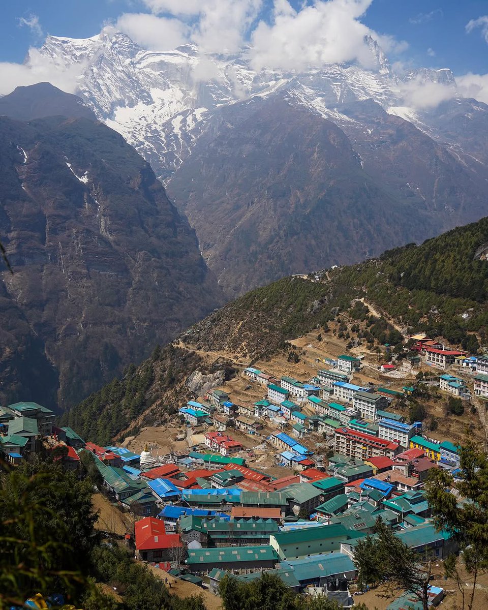 eco_glorious's tweet photo. Namche Bazaar — where mountains meet magic.😍
#trekwithgloriousecotreknepal #namchebazaar #everesttrek #himalayanheaven #sherpaland #trekkingnepal #mountainvibes #explorenepal #gatewaytoeverest #visitnepal #himalayascalling https://t.co/lMr4pQ2mLM