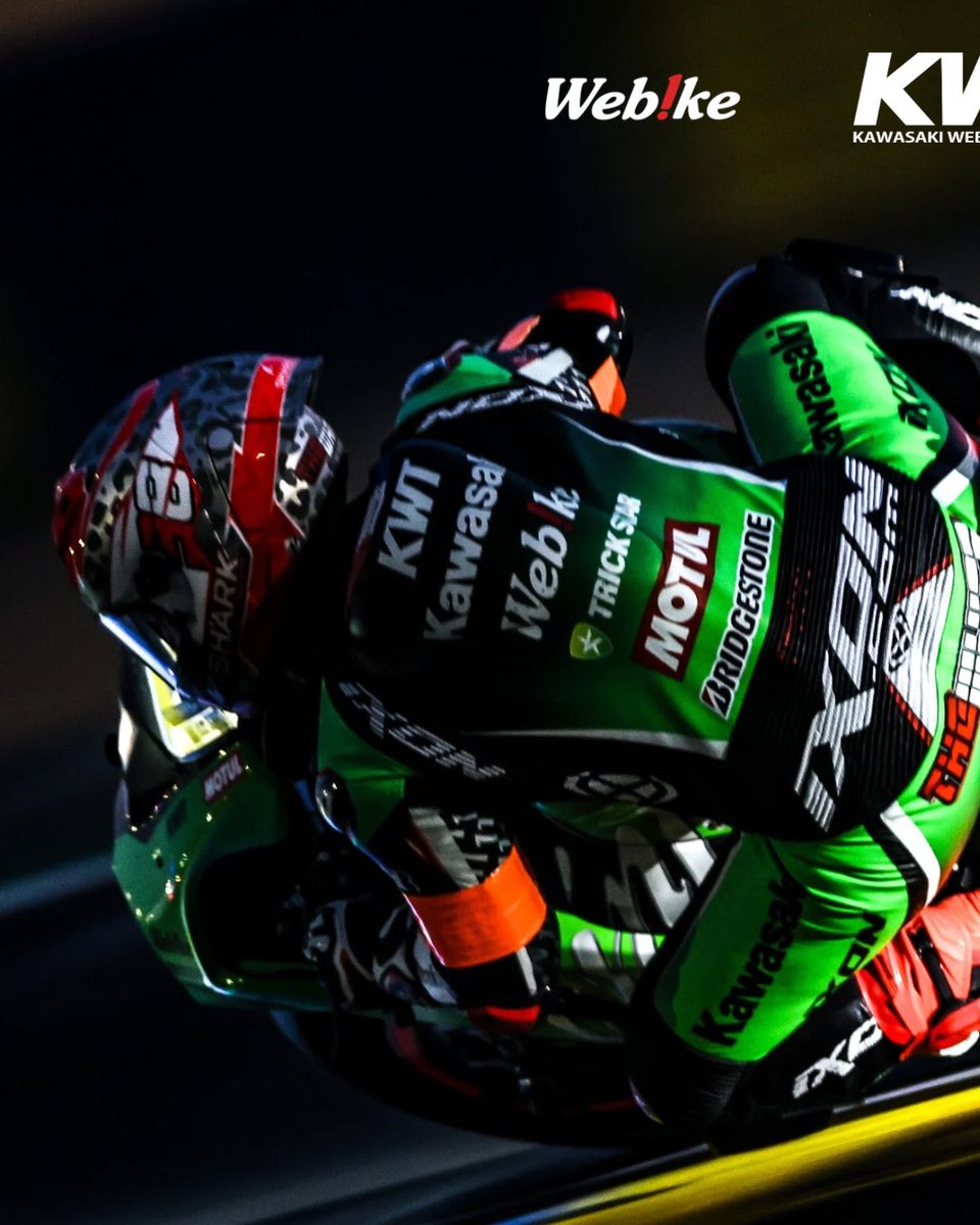 kwt_japan's tweet photo. MotoGPでも、WSBKでも見られない光景。
ナイトライドは24時間耐久レースだけの特別な瞬間。
闇を裂くライト、星空に響くエンジン音。
“真のナイトライダー”が輝くのは、ここ。

#24hmotos #Kawasaki #Bridgestone #fimewc #11 #Webike #Trickstar #NightPractice #OnlyEndurance #UnderTheStars #NightRiders