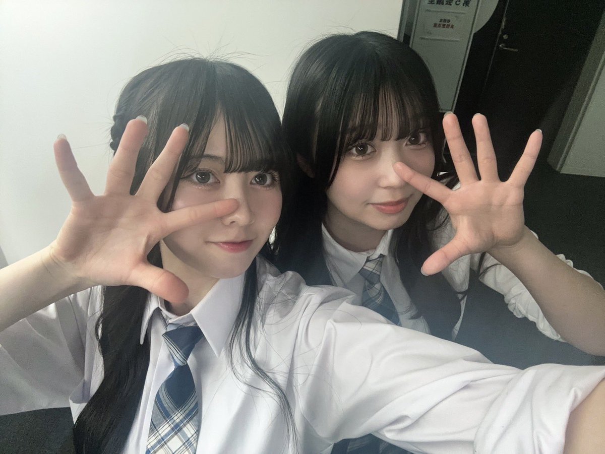 初投稿🩵✨
今日は入学式でした！新入生たっくさんいてドキドキしたー
15期初のステージ楽しかったです🎶
@08llna