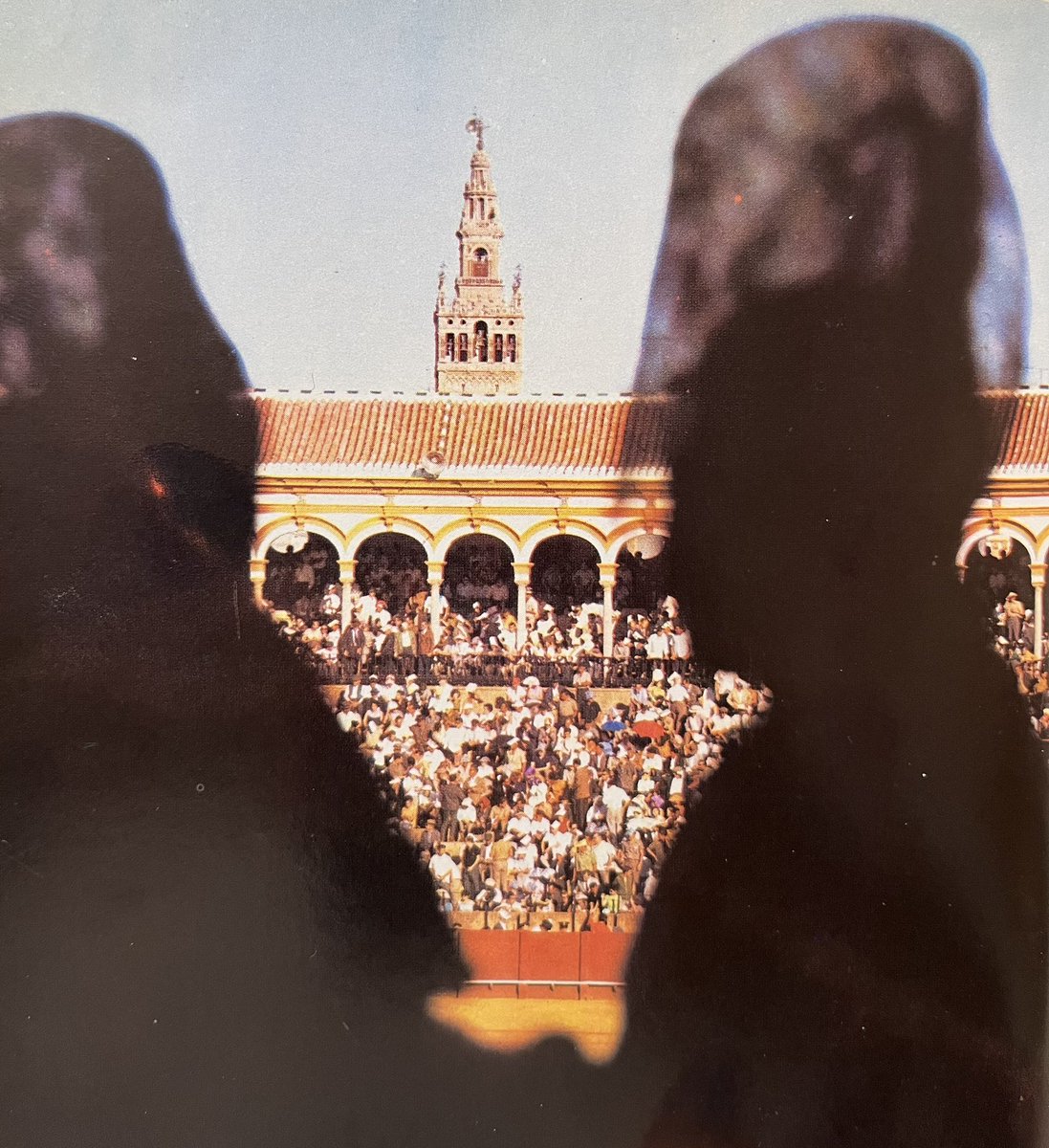 purezatoros's tweet photo. Sevilla, la novia de España. https://t.co/Qu6QAB8Jlj