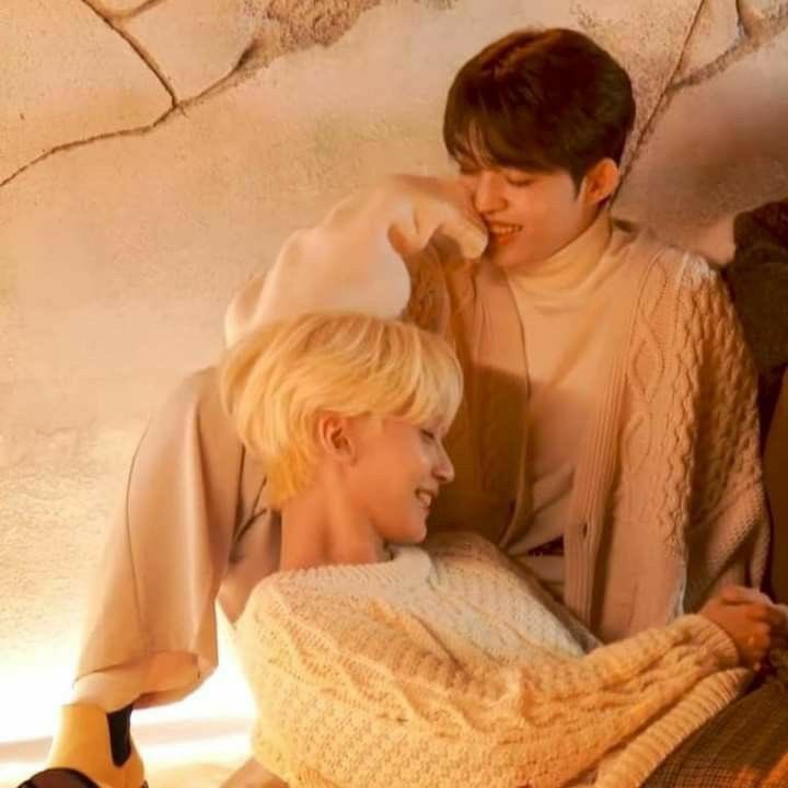 simpyjh's tweet photo. valentine's day

; lindofam! ー coupshan three tweets au https://t.co/yZxezXsRMH