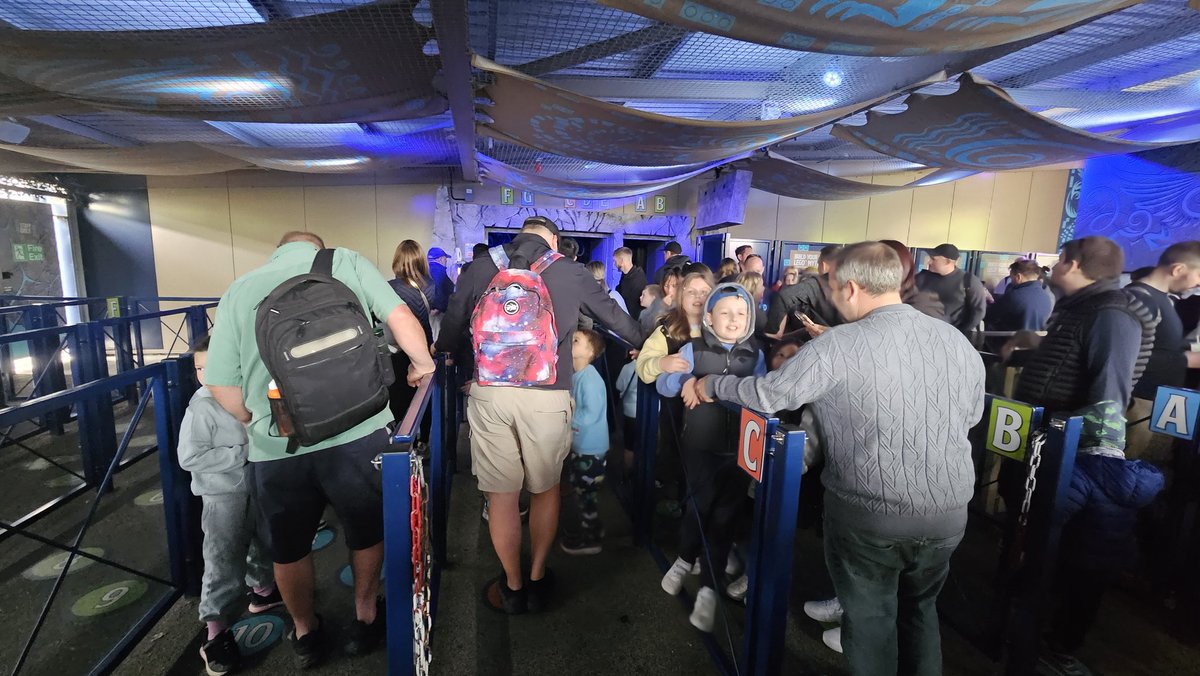 ABPSpurs's tweet photo. @LEGOLANDWindsor why are you filling up virtually the whole Sky Lion ride from the fast track? The main queue doesn't get a go! https://t.co/iYegyVhNtO