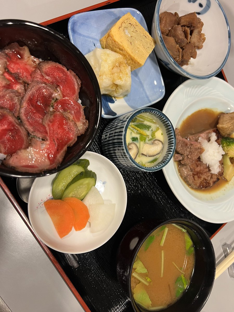 ウチダメガネ tweet media