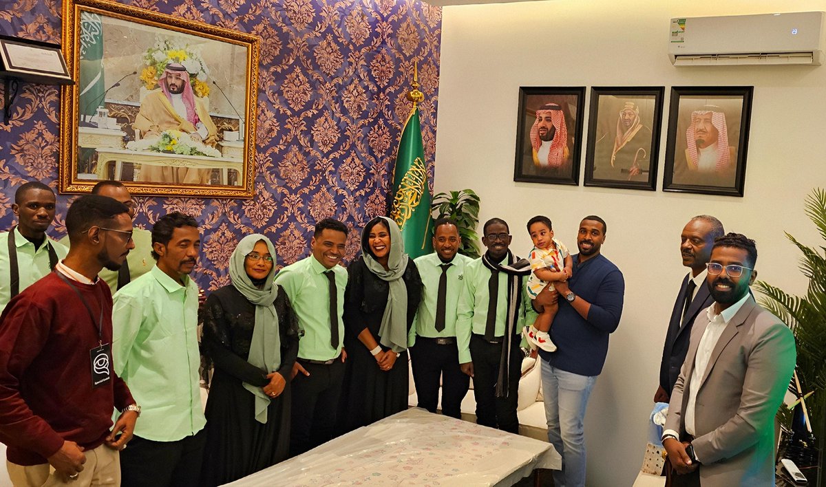 المناظر هي ذاتها
والصور نفس المشاهد..

#عقد_الجلاد 🇸🇩