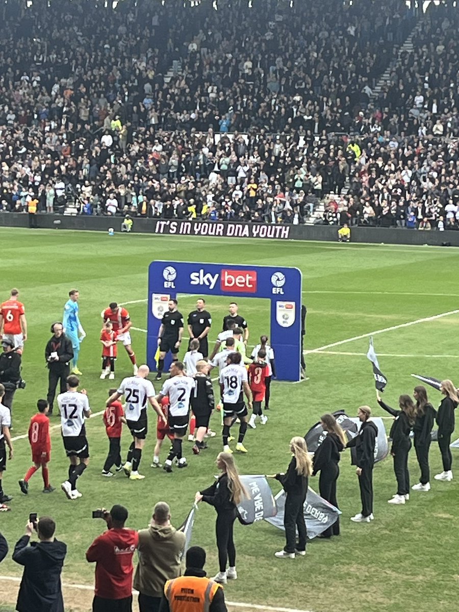 petethommo's tweet photo. Full house at Pride Park for a massive game in the Championship relegation battle. #dcfc #dcfcfans https://t.co/d4n7mMdGAE
